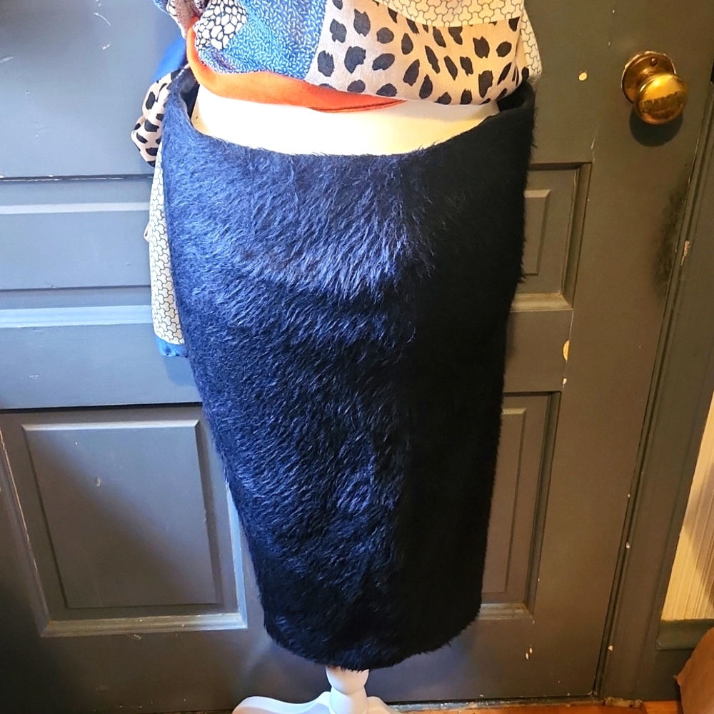 MARC JACOBS NAVY EYELASH FURRY PENCIL SKIRT SIZE 6 EUC